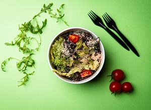 Салат теплий з курячим філе